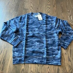 NWT mens Levi’s relaxed camouflage blues sweatshirt size medium
